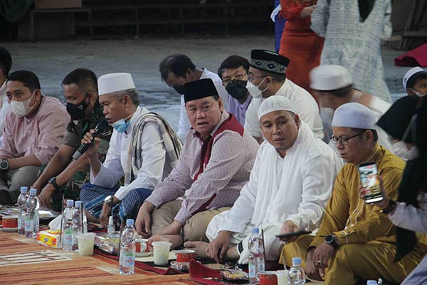 Bupati Kabupaten Kotawaringin Timur (Kotim) Halikinnor dengan tegas melarang seluruh aparatur sipil negara (ASN)