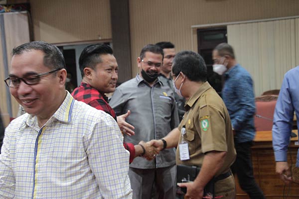 Keputusan politik berupa rekomendasi DPRD Kabupaten Kotawaringin Timur (Kotim) untuk memberhentikan jabatan Diana Setiawan dari Asisten I Setda Kotim