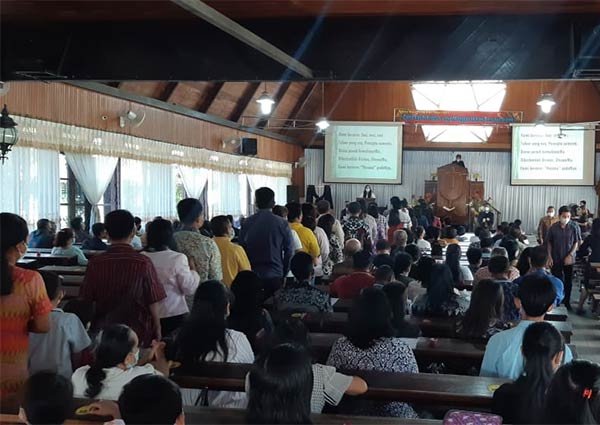 Ibadah peringatan Jumat Agung di sejumlah gereja di Kota Sampit