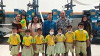 Murid Taman Kanak-Kanak (TK) Global Nusantara National Plus melakukan kunjungan ke Kantor Surat Kabar Harian (SKH) Radar Sampit
