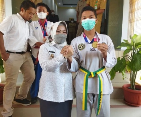 Pelajar SMP AAL Jawarai Kompetisi Taekwondo