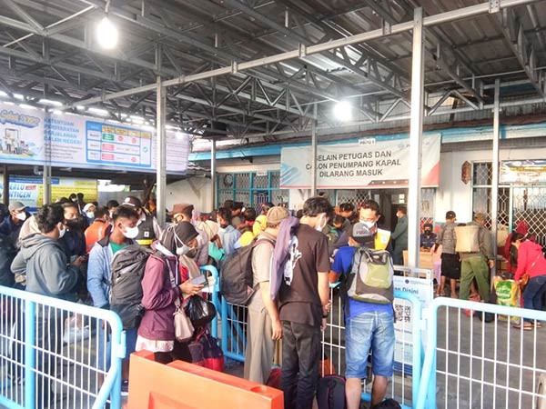 memprediksi puncak arus mudik melalui jalur laut terjadi pada H-5 Lebaran