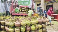 Pemerintah Kota Palangka Raya menggelar operasi pasar murah gas Liquefied Petroleum Gas (LPG/elpiji)