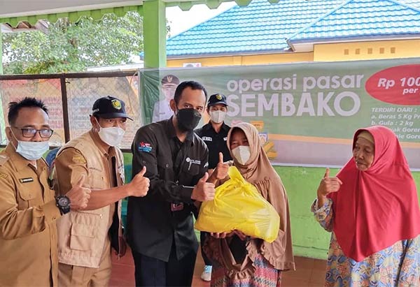 Dinas Perdagangan Koperasi Usaha Kecil Menengah dan Perindustrian (DPKUKMP) Kota Palangka Raya kembali menggelar operasi pasar murah