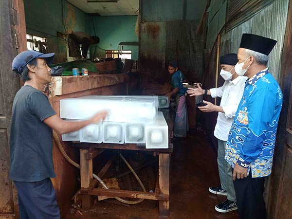 Pemerintah Kabupaten Kotawaringin Timur (Kotim) melalui Dinas Perikanan Kotim berencana membangun pabrik es