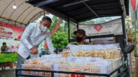 Membangkitkan perekonomian para pelaku usaha kecil menengah yang terdampak pandemi Covid-19