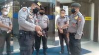 Personel Sabhara Polresta Palangka Raya menggelar patroli ke sejumlah bank