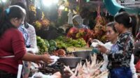 Selama Ramadan hingga jelang Lebaran 1443 Hijriah harga kebutuhan bahan pokok terus mengalami kenaikan