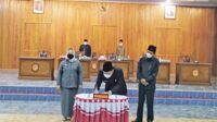 Dewan Perwakilan Rakyat Daerah (DPRD) Kotawaringin Barat mengajukan usulan pemberhentian jabatan Nurhidayah-Ahmadi Riansyah (Nurani)