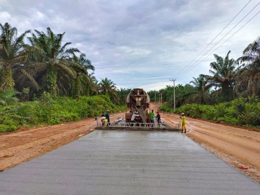 Dulu Licin Berlumpur Sekarang Mulus Dicor Beton