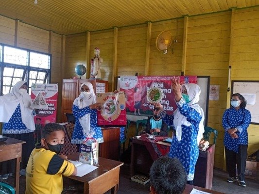 PENYULUHAN STUNTING Tekan Angka Stunting dan Obesitas di Kabupaten Kobar