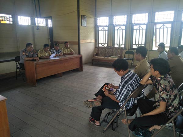 Mantan Camat Katingan Hulu Hernadie dituding melaksanakan proyek jalan di wilayah itu tanpa rancangan anggaran biaya (RAB)