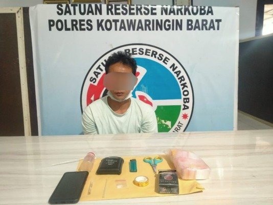 Dibekuk Saat Nyabu Di Ruang Tamu