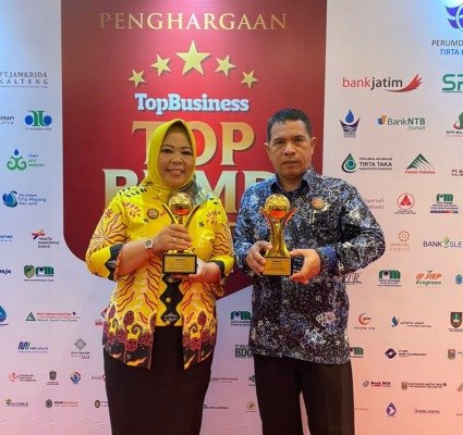 SOCIETY PERUMDAM Perumdam Tirta Arut Pangkalan Bun Raih Top BUMD Award
