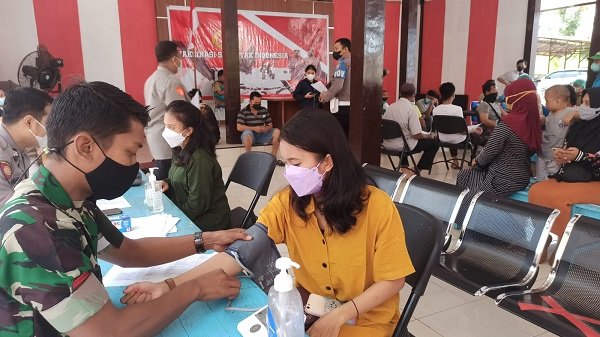 Puasa Tak Menghalangi Suntik Vaksin