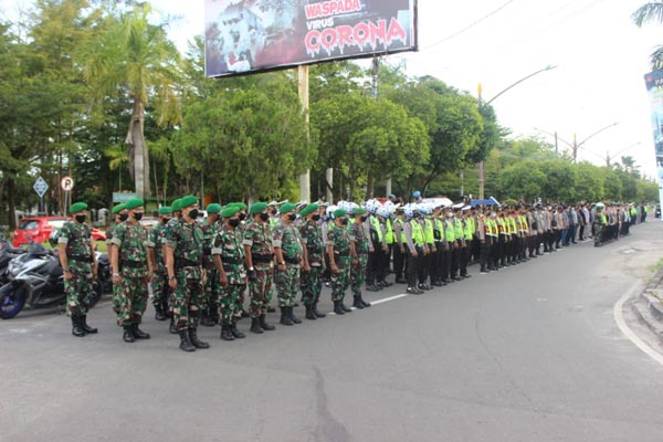 Pasukan tentara dikerahkan untuk mengamankan malam takbiran Idulfitri 1443 Hijriah di Kota Palangka Raya
