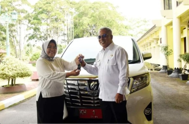 Mantan Bupati Kobar Hj Nurhidayah