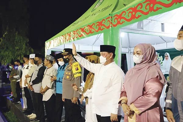 BUPATI-KOTIM Pegawai aparatur sipil negara (ASN) dan tenaga kontrak (tekon) di lingkungan Pemkab Kotim diminta mengikuti kebijakan pemerintah terkait libur nasional dan cuti bersama