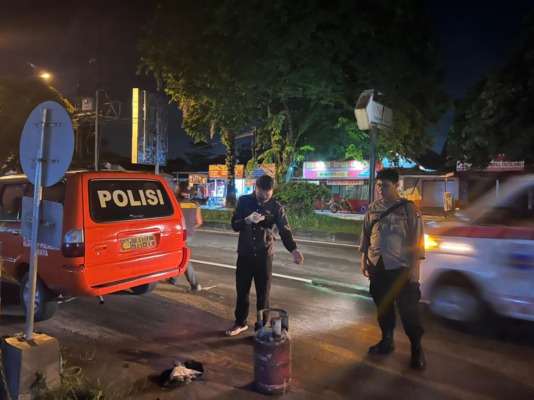 Tabung Gas Bocor ruang Dapur dan Karaoke La Couple  terbakar