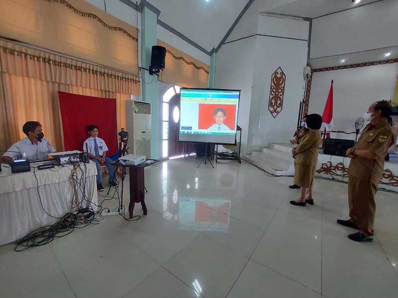 Dinas Kependudukan dan Pencatatan Sipil (Disdukcapil) Kabupaten Gunung Mas (Gumas) memiliki target perekaman Kartu Tanda Penduduk elektronik