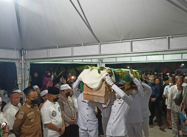 PEMAKAMAN-TAUFIQ-MUKRI PEMAKAMAN-TAUFIQ-MUKRI