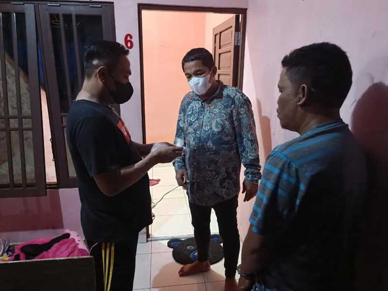 Pria berinisial WA (47) harus berurusan dengan aparat kepolisian