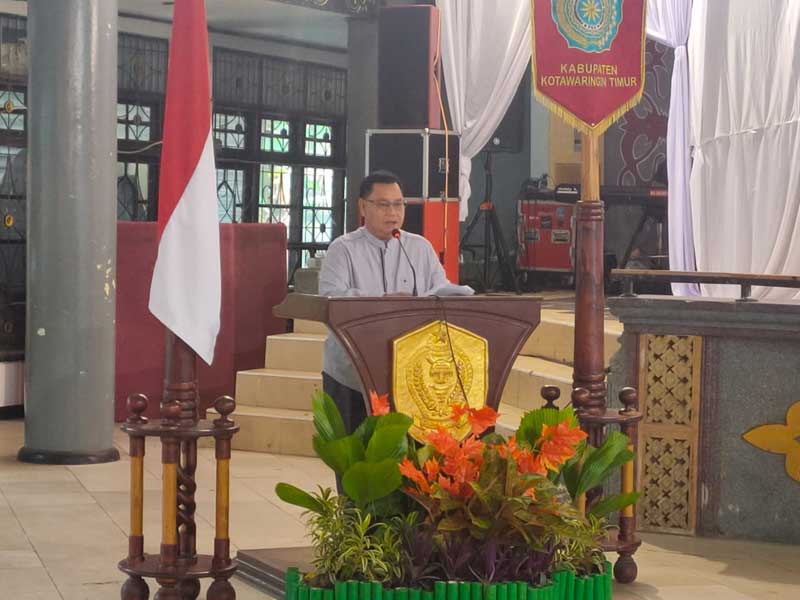 BUPATI KOTIM HALIKINNOR