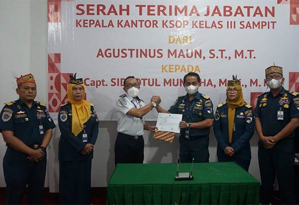 Serah terima jabatan Kepala Kantor Kesyahbandaran Otoritas Pelabuhan (KSOP)