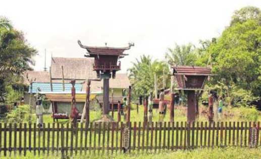 Makam Sandung di Kabupaten Kapuas