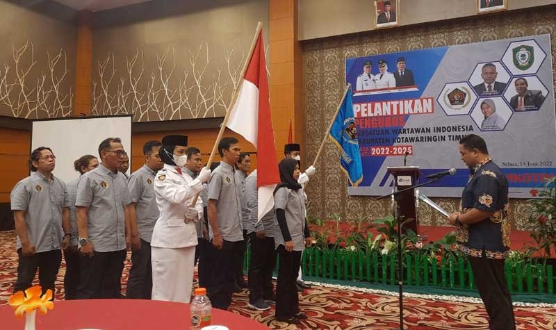 PELANTIKAN-PWI-KOTIM Pelantikan PWI Kotim