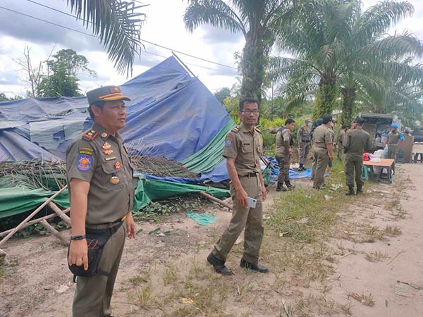 Satpol PP Kotim bongkar bangunan