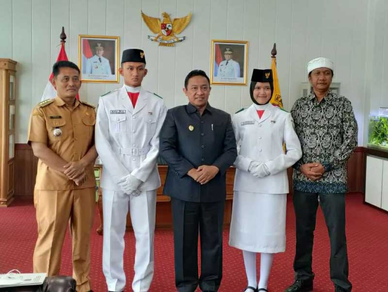 Hairunisa yang merupakan siswi dari SMA Negeri 1 Pangkalan Bun mewakili Provinsi Kalimantan Tengah untuk menjadi calon Paskibaraka Nasional.