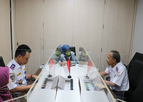 Kepala Dishub Kobar dan Kepala UPBU Iskandar mengunjungi Direktorat Angkutan Udara Kementerian Perhubungan untuk meminta dukungan penambahan maskapai ke Kobar.
