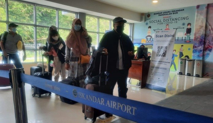 calon penumpang pesawat 1