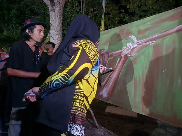 kemah budaya wabup mencoba melukis (hgn) 3