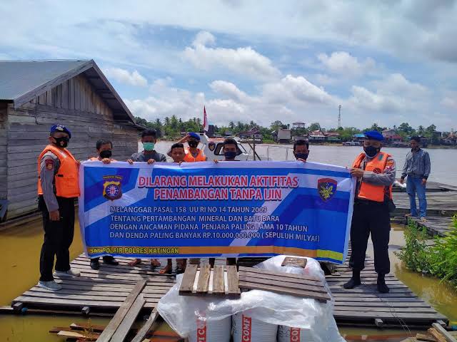 Polsek Katingan Hilir ketika mendatangi masyarakat