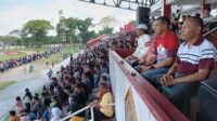 Ribuan penonton membanjiri Stadion 29 November menyaksikan laga semifinal Piala Agustiar