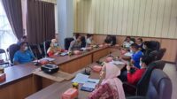 Pemkab Kotim melaksanakan rapat bersama SOPD dan pihak terkait membahas penanganan wabah PMK