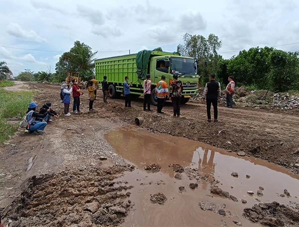 bupati kotim cek jalan lingkar selatan