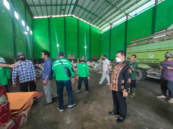 bupati kotim cek sampah