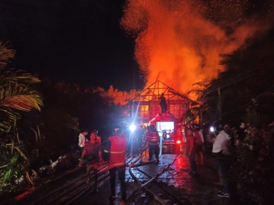 huma betang terbakar