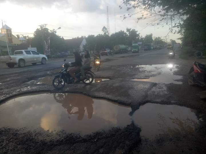 jalan rusak