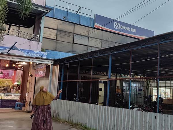 kanopi ganggu jalan