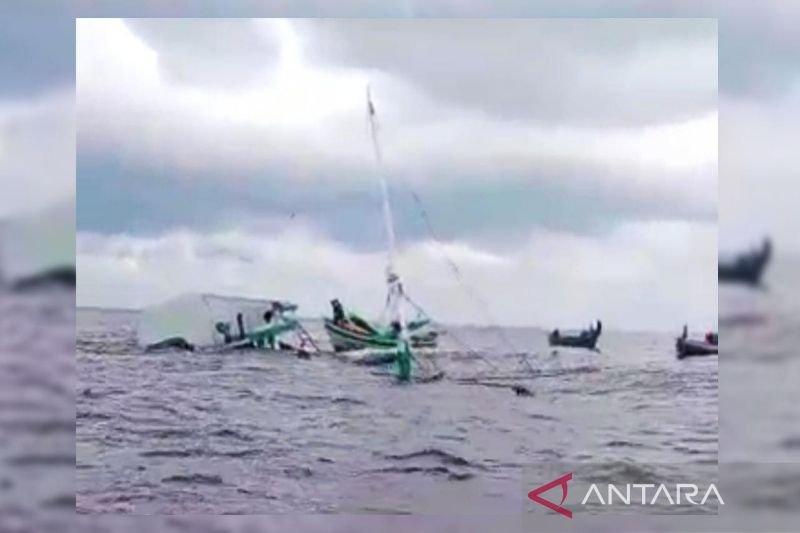 KAPAL TENGGELAM kapal tenggelam