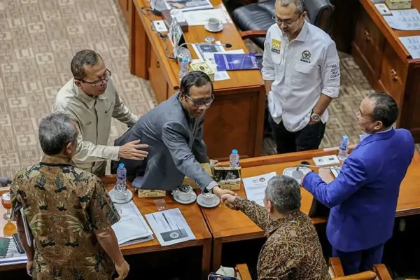 ketua komisi kepolisian nasional (kompolnas) mahfud md