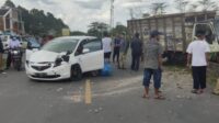 Pulang Pisau,Honda Jazz,kecelakaan,tabrakan mobil di pulang pisau,kecelakaan dipulang pisau,kecelakaan hari ini,tabrakan mobil,radar sampit