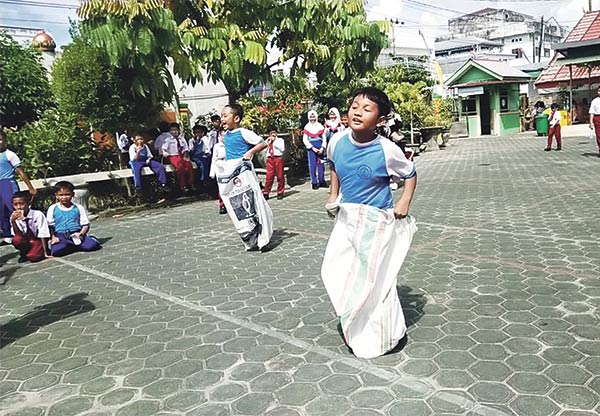 lomba balap karung