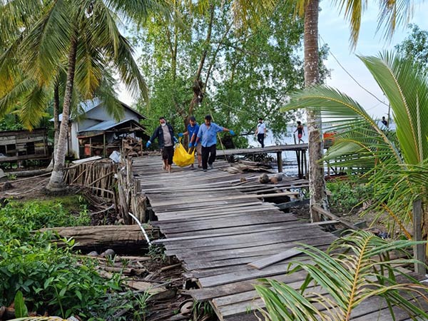 nelayan tewas di atas perahu