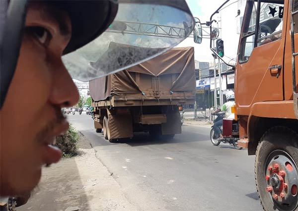 truk masuk kota sampit