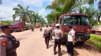 truk petikemas ditinggal